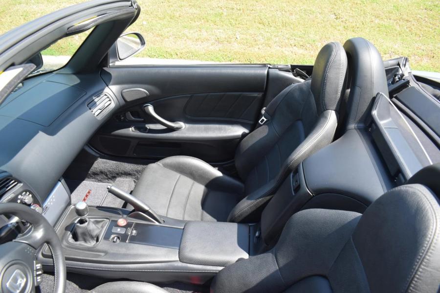 Интерьер Honda S2000 (AP2) 2007 года  (NA) (фото 88 из 155)